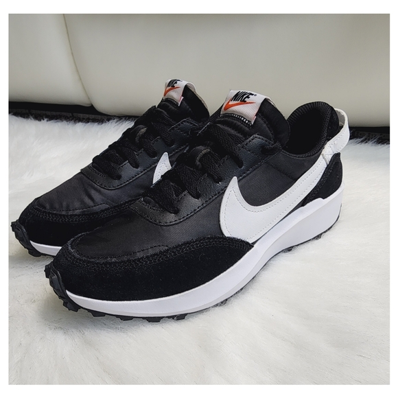 Nike Waffle Women's Shoes - Picture 1 of 12